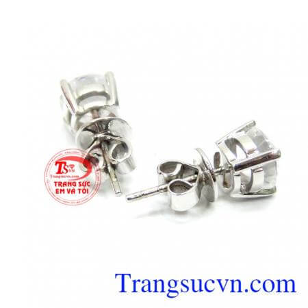 Hoa tai nữ vàng trắng 18k uy tín, sự lựa chọn hàng đầu của phái nữ, sự tinh tế cũng như sang trọng của vàng 18k đem lại cho khách hàng sự hài lòng, Hoa tai vàng trắng kim cương duyên dáng