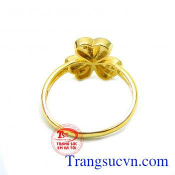 Thiết kế nhẫn nữ theo yêu cầu. Nhẫn nữ bông hoa 3 cánh hạnh phúc