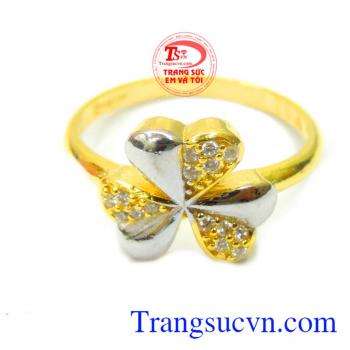 Nhẫn nữ món quà ý nghĩa đeo hợp thời trang. Nhẫn nữ bông hoa 3 cánh hạnh phúc