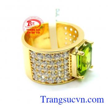 Nhẫn nam vàng gắn đá peridot thiên nhiên