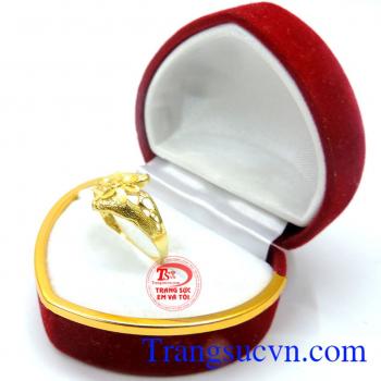 Nhẫn nữ vàng hoa 6 cánh đẹp chế tác tinh tế mang đến những đường nét sáng,bóng bền đẹp.