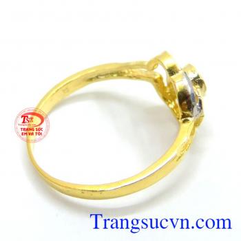 Nhẫn nữ kiểu chế tác đẹp sản phẩm vàng là món quà thích hợp làm quà tặng trong các dịp kỷ niệm,ngày lễ. 
