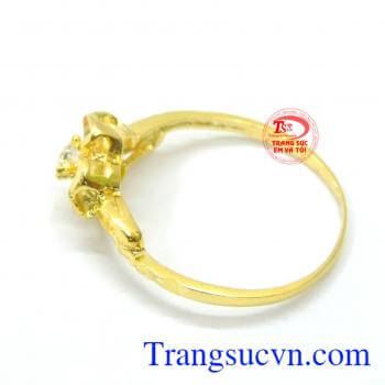 Thiết kế và chế tác nhẫn nữ theo yêu cầu. Nhẫn nữ bông hoa sang trọng
