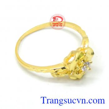 Nhẫn nữ gắn đá chất lượng vàng đảm bảo. Nhẫn nữ bông hoa sang trọng