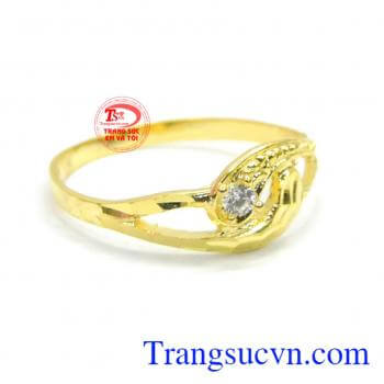 Hợp thời trang. Nhẫn nữ vàng đẹp quý phái