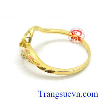 Bán hàng uy tín đảm bảo chất lượng kiểu dáng hiện đại. Nhẫn nữ vàng 10k bướm xinh đẹp