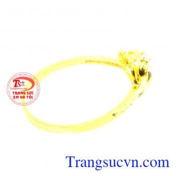 Là món quà ý nghĩa tặng phái đẹp trong các ngày lễ, kỷ niệm. Nhẫn nữ vàng trái tim tình yêu