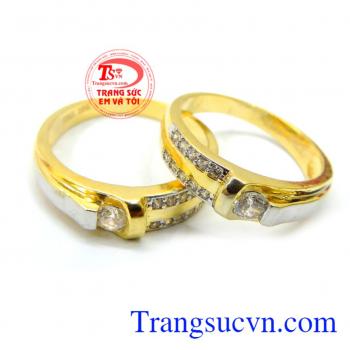 Nhẫn cưới minh chứng yêu thương là cặp nhẫn cưới vàng tây cho tình yêu kết trái tim cùng nhịp đập