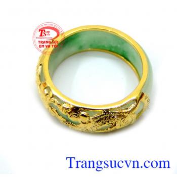 Nhẫn ngọc nam rồng vàng ngọc cẩm thạch là biểu tượng linh thiêng và may mắn sự mạnh mẽ sức mạnh,tinh tế đẳng cấp