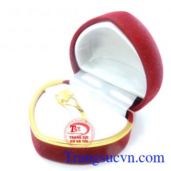 Nhẫn vàng nữ tính hoa đẹp là món quà ý nghĩa cho người yêu thương,trong các dịp sinh nhật.