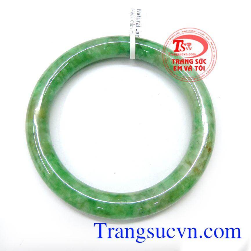 Chiếc vòng ngọc thiên nhiên đẹp