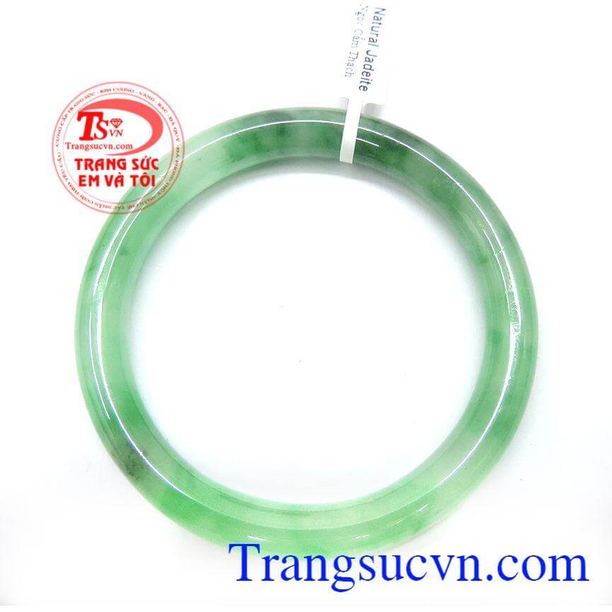 Vòng tay ngọc vân xanh may mắn