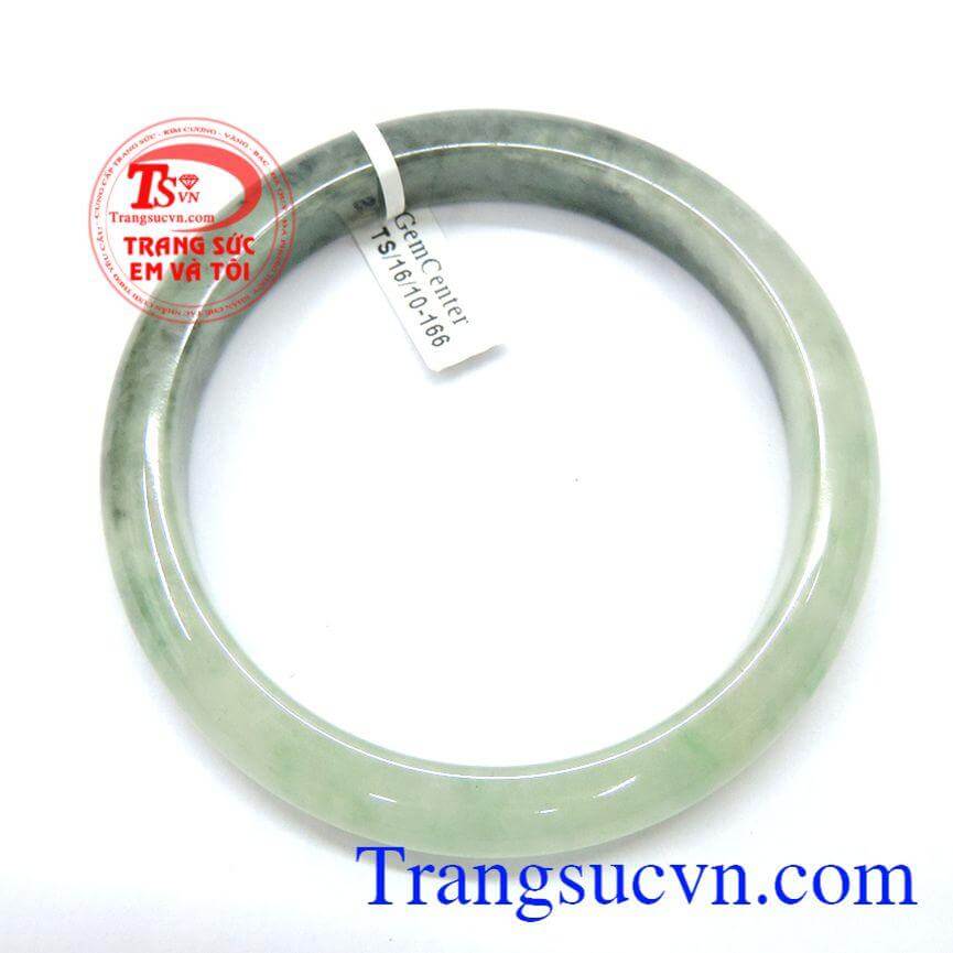 Vòng ngọc thiên nhiên sang trọng