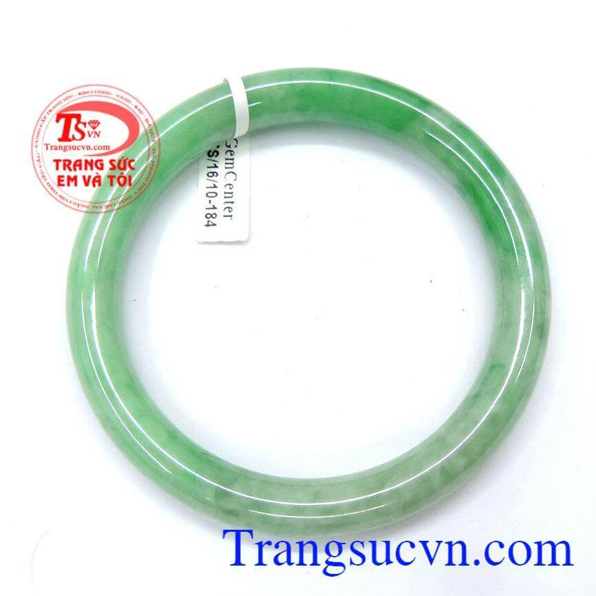 Vòng ngọc nữ tính vân sang trọng