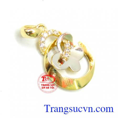 Mặt dây chuyền vàng món quà ý nghĩa cho chị em trong ngày đắc biệt, mặt dây đeo cùng dây chuyền vàng