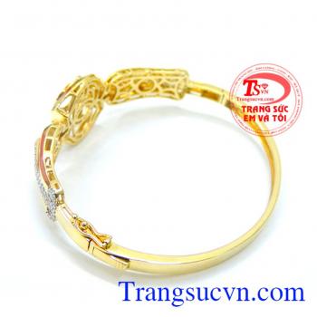 Sản phẩm có kiểu dáng trẻ trung thời trang dễ kết hợp với nhiều loại trang phục. Vòng nữ 10k korea chanel đẹp