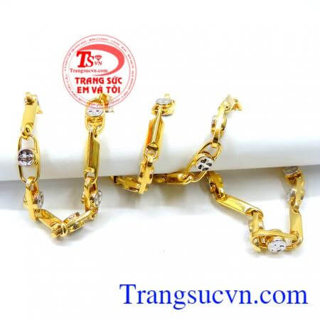 Dây chuyền nam sang trọng, tinh tế