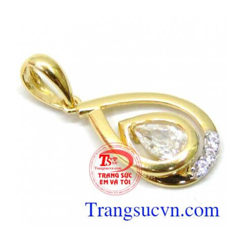 Sản phẩm Mặt dây chuyền nữ vàng quý phái dễ kết hợp cùng nhiều kiểu dây chuyền vàng sản phẩm thiết kế hình giọt nước độc đáo,Sản phẩm uy tín chất lượng bán hàng trên toàn quốc