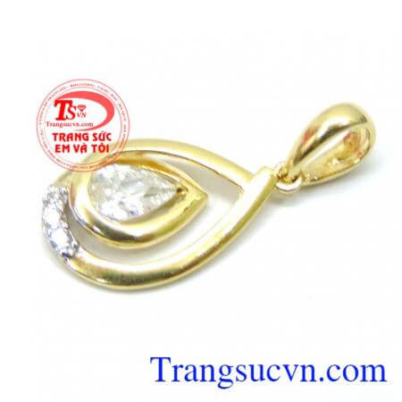 Mặt dây chuyền nữ vàng quý phái dễ kết hợp cùng nhiều kiểu dây chuyền vàng