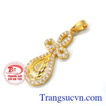 Mặt dây chuyền nữ vàng quý phái dễ kết hợp cùng nhiều kiểu dây chuyền vàng