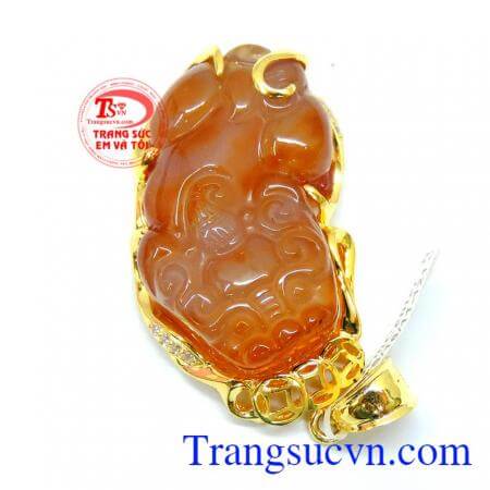 Mặt Tỳ hưu mệnh hỏa đeo cổ tinh tế và hộ mệnh, mặt dây chuyền vàng mang lại nhiều may mắn hạnh phuc bền lâu phú quý phát tài phát lộc cho gia chủ