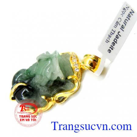 Đường công danh sẽ sáng lạng, đối với người kinh doanh thì thuận buồm xuôi gió. Mặt dây tỳ hưu bọc vàng may mắn