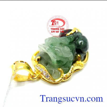 Tỳ hưu chính là khắc tinh của nó, có thể hóa giải tinh khí này là linh vật số 1 trong phong thủy về việc chiêu tài lộc, nó được người mệnh danh là “thần giữ của” của chủ nhân. Mặt dây tỳ hưu bọc vàng may mắn