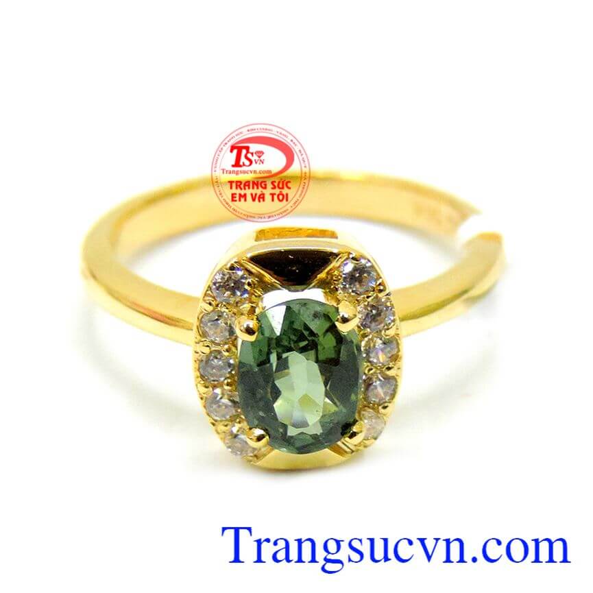 Nhẫn nữ saphire dành tặng phái đẹp nhẫn nữ đẹp mang lại vẻ đẹp sang trọng quý phái cho nữ. 