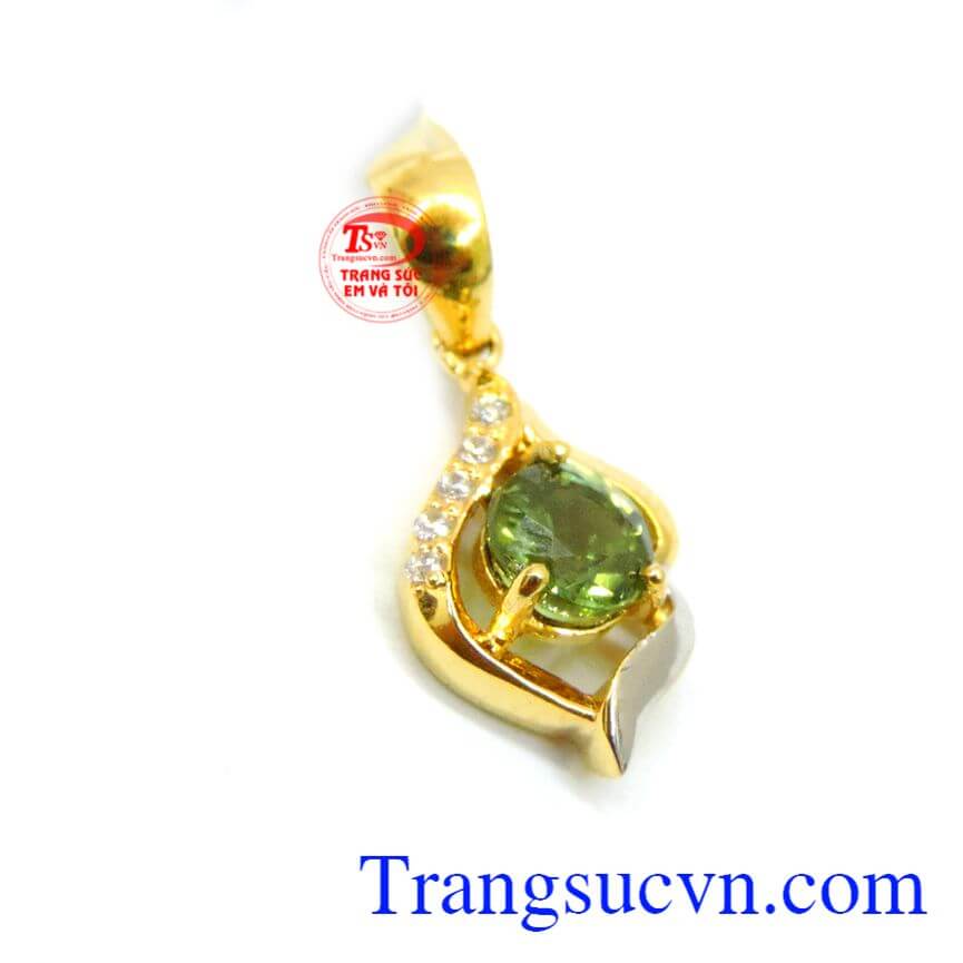 Mặt dây chuyền vàng tây đá theo mệnh là viên Đá biểu tượng cho sự giàu sang, thịnh vượng, tình yêu và long thủy chung