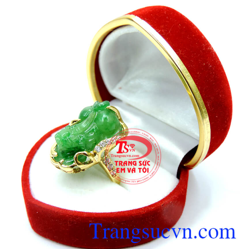 Nhẫn nữ Tỳ Hưu chắc chắn là món đồ trang sức ý nghĩa dành cho bạn thiết kế đẹp tôn lên được vẻ đẹp sang trọng quý phái. 