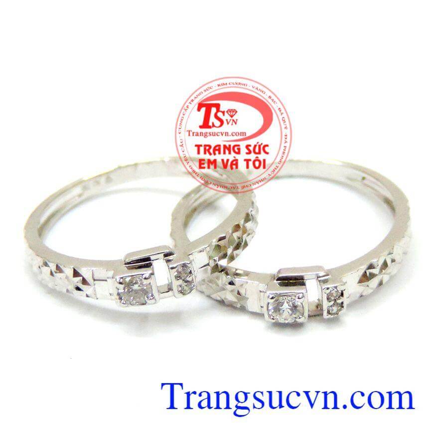 Đôi nhẫn cưới vàng trắng hạnh phúc