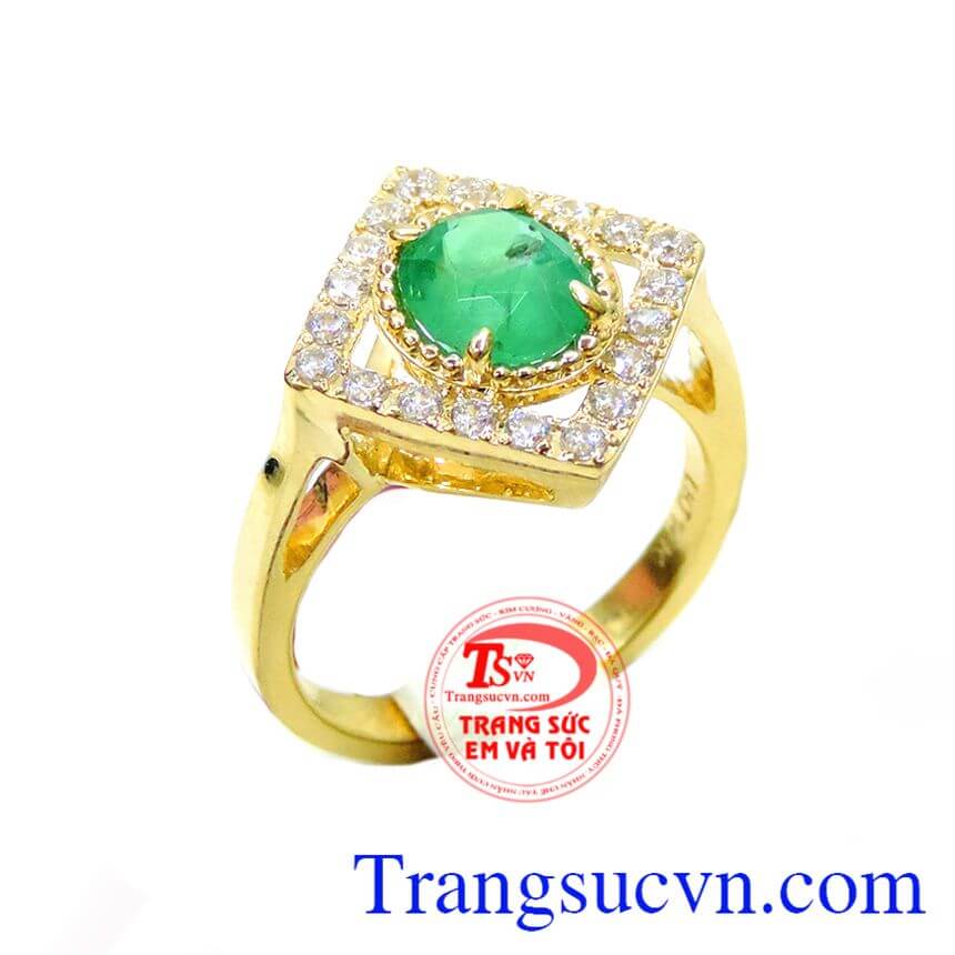 Nhẫn nữ emerald đeo hợp mệnh