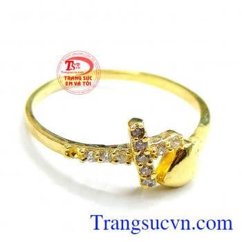 Nhẫn nữ thánh giá yêu thương mặt thánh giá vàng đẹp mang lại bình an may mắn.