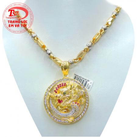 Bộ mặt rồng vàng quyền uy cho nam là biểu tượng sức mạnh và Quyền lực của rồng vàng đeo dây chuyền vàng rồng cho nam cả bộ làm nổi bật phong cách,đẳng cấp phái mạnh cùng dây chuyền mặt rồng vàng