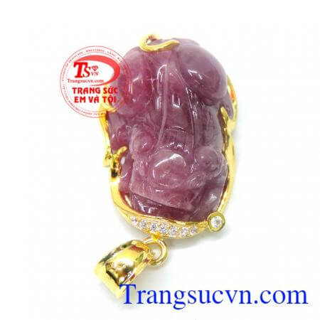 Tỳ hưu ruby mang lại tài lộc kích hoạt vận may tài lộc cho người thích hợp nhóm đá màu đỏ, hồng.