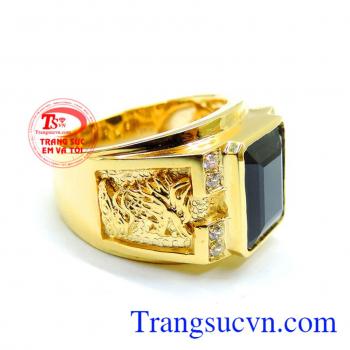 Màu đá hợp cho người mệnh Thủy, mệnh Mộc mang đến sự may mắn, khỏe mạnh và tài lộc cho chủ nhân đeo nhẫn