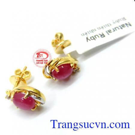 Ruby là biểu tượng của may mắn, thành công và hạnh phúc. Hoa tai ruby nữ đẹp vàng 14k