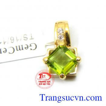 Mặt dây peridot nữ tính yêu thương