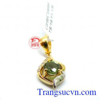 Sapphire còn được coi là viên đá của mùa cưới, mùa hy vọng và tình yêu