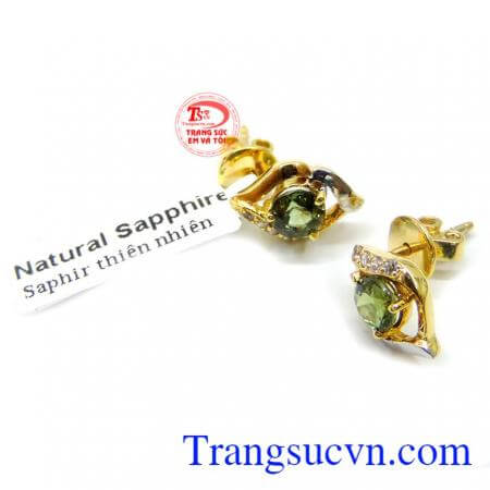 và năng lượng của viên Đá sẽ tạo ra nguồn năng lượng đặc biệt mang lại vạn điều may mắn, bảo vệ họ luôn được an toàn. Hoa tai saphire nữ tình yêu đẹp