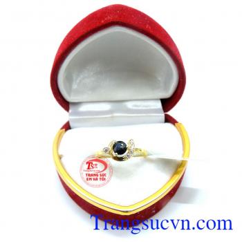 Nhẫn saphire nữ duyên dáng đẹp sang trọng.
