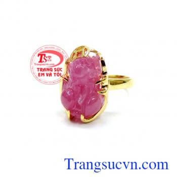Đeo hợp thời trang hợp mệnh hợp phong thủy. Nhẫn nữ tỳ hưu ruby tài lộc