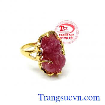 Kích hoạt vận may tài lộc cho người thích hợp nhóm đá màu đỏ, hồng. Nhẫn tỳ hưu nữ tính may mắn đẹp