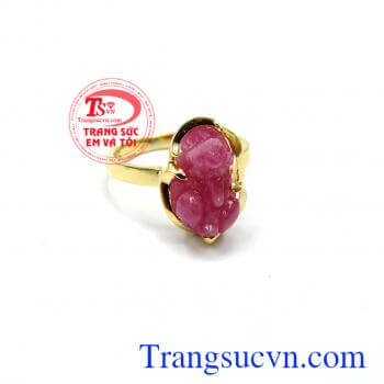 Tỳ hưu ruby sẽ thu hút nhiều may mắn, bình an trong tâm hồn và có nhiều thay đổi tốt về vấn đề tài chính. Nhẫn tỳ hưu ruby cá tính đẹp
