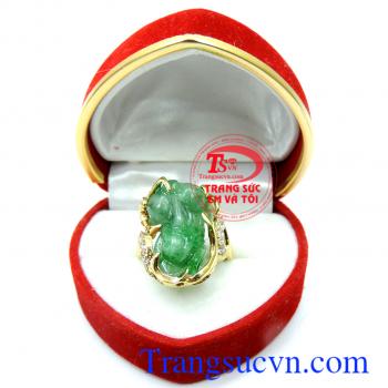 Nhẫn tỳ hưu jadeite hạnh phúc ngọc cẩm thạch thiên nhiên.