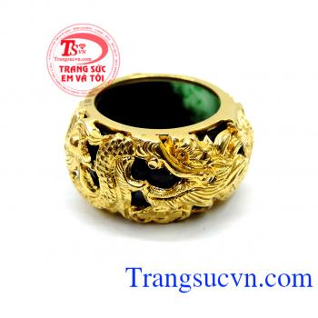 Nhẫn ngọc bọc rồng quý phái đẹp là nhẫn ngọc nam rồng vàng ngọc cẩm thạch vàng đảm bảo chất lượng
