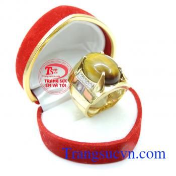 Nhẫn nam đá mắt hổ vàng mang lại tài lộc may mắn, phù hợp cho người mạng Thổ mạng Kim