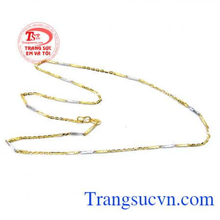 Dây chuyền vàng làm  quà tặng cho người phụ nữ vào các ngày lễ, thể hiện sự trân trọng với đối phương