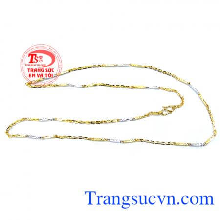 Sản phẩm được chế tác tinh xảo kiểu dáng hiện đại đeo hợp thời trang với bộ đồ của mình đảm bảo chất lượng