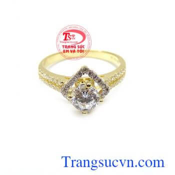 Nhẫn vàng nữ tính đeo tay đẹp mang lại may mắn cho người đeo.